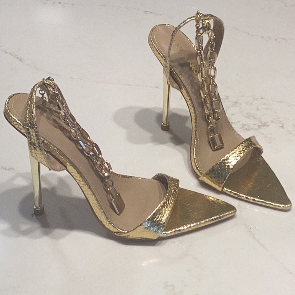 FASHION NOVA Gold Heels